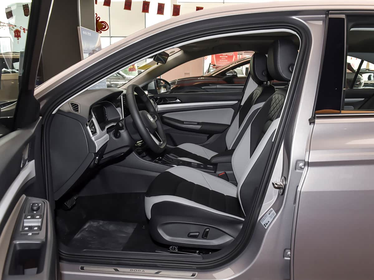 VW Bora 2026 300TSI DSG Respect — 7