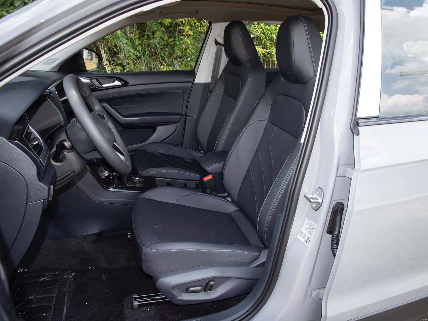 Tharu 2025 300TSI Premium Edition — 10