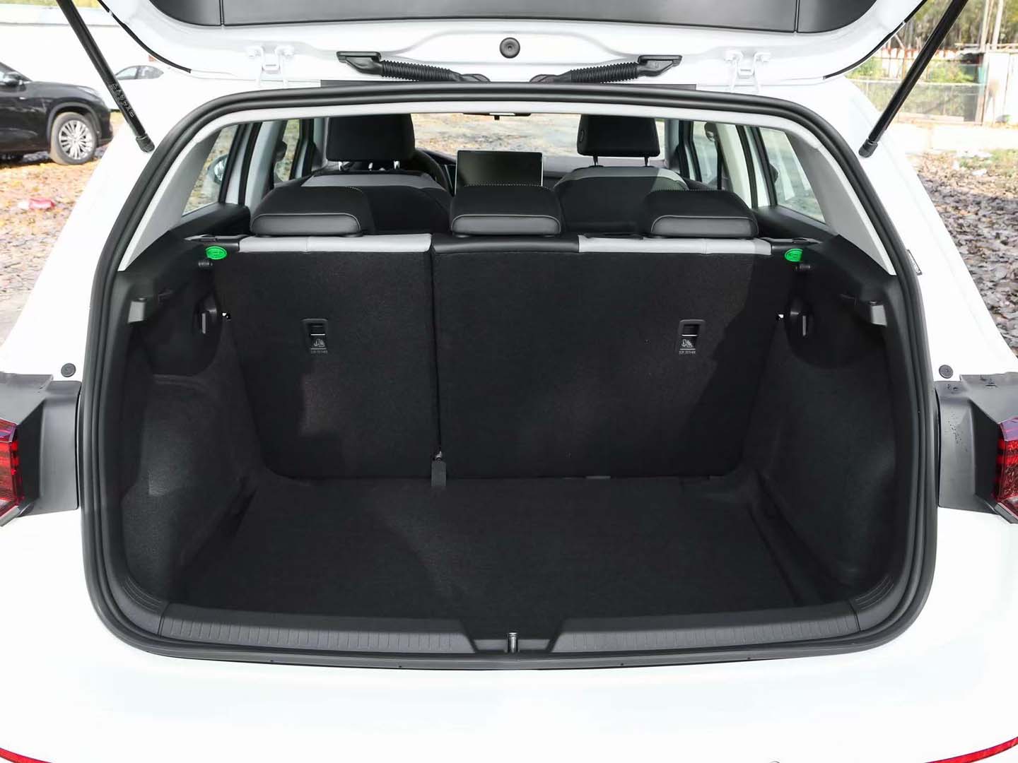 2026 Golf 300TSI R-Line — 15