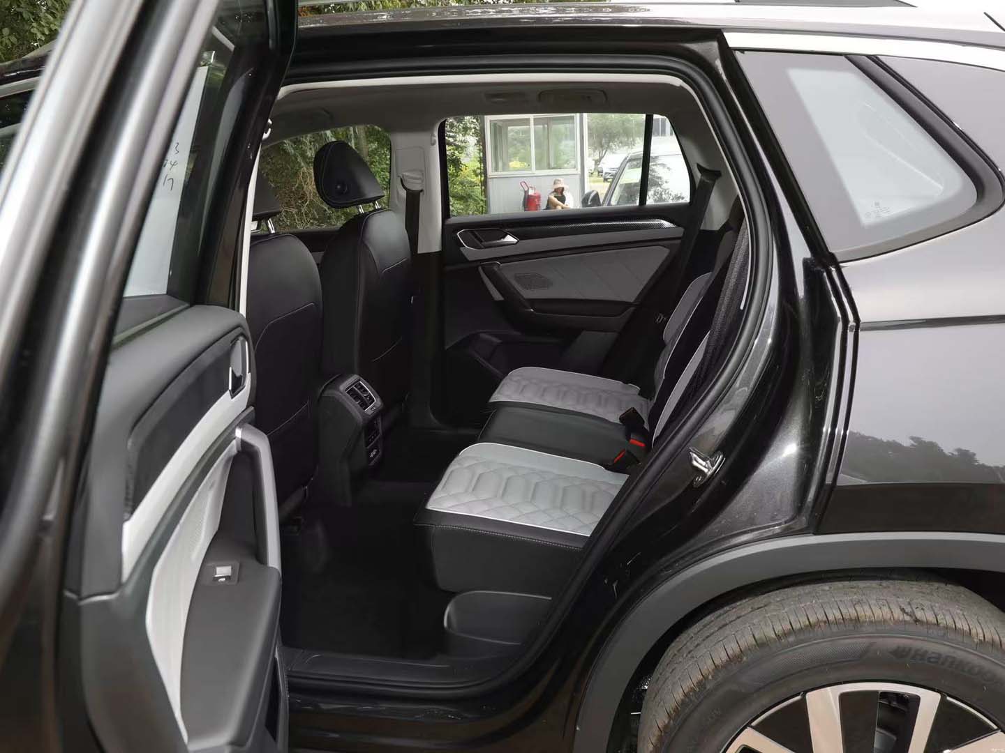 2026 Tayron L 380TSI 4WD Luxury Edition — 9