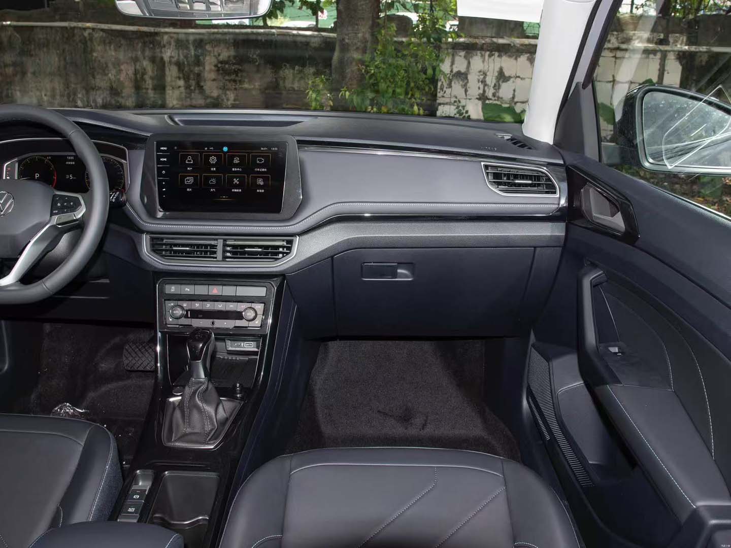 Tharu 2025 300TSI Premium Edition — 7