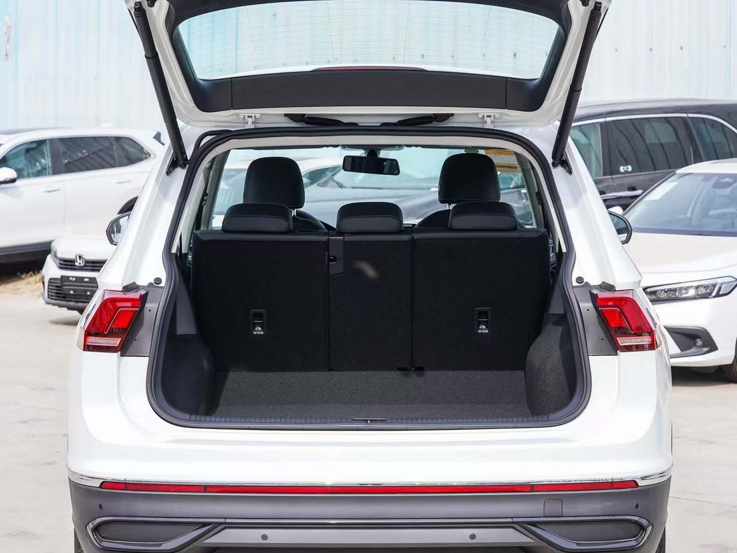 Tiguan L 2025 330TSI Automatic 2WD Dragon Edition — 10
