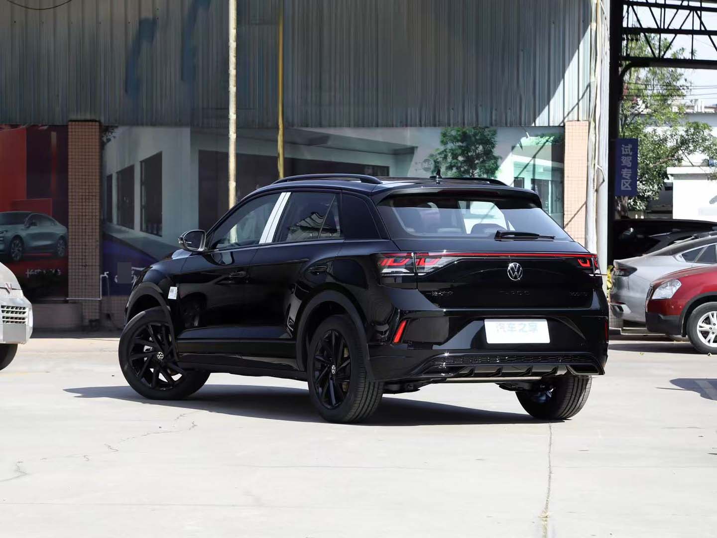T-ROC 2026Model 300TSI DSG 2Drive Starlight Edition — 4