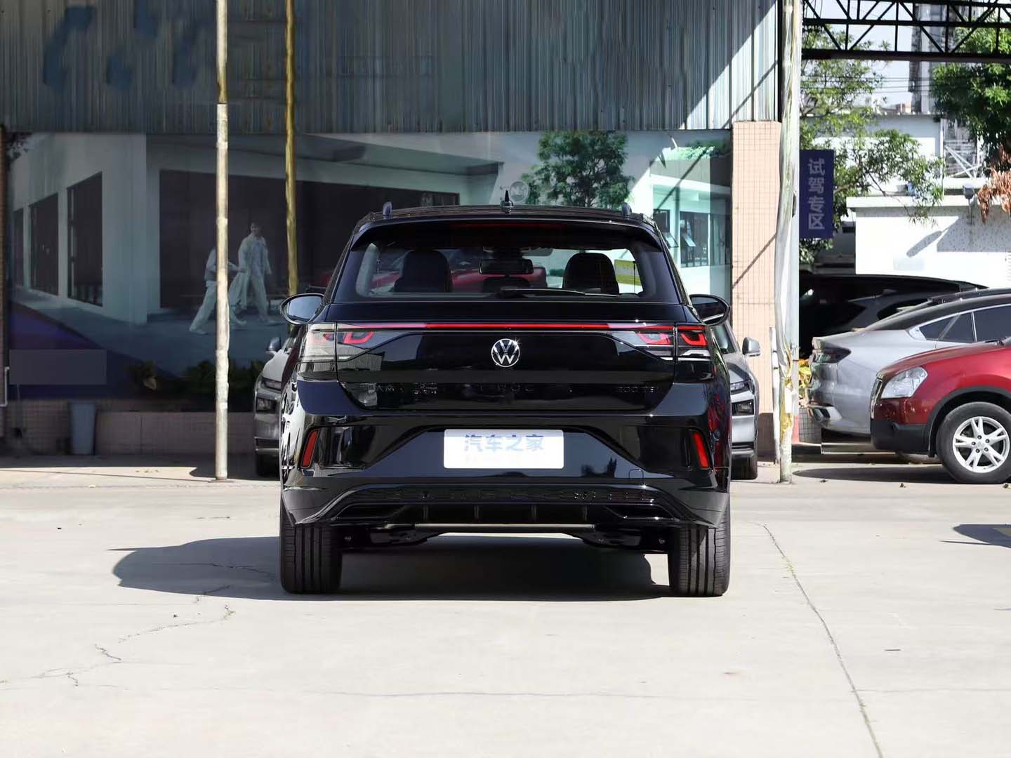 T-ROC 2026Model 300TSI DSG 2Drive Starlight Edition — 5