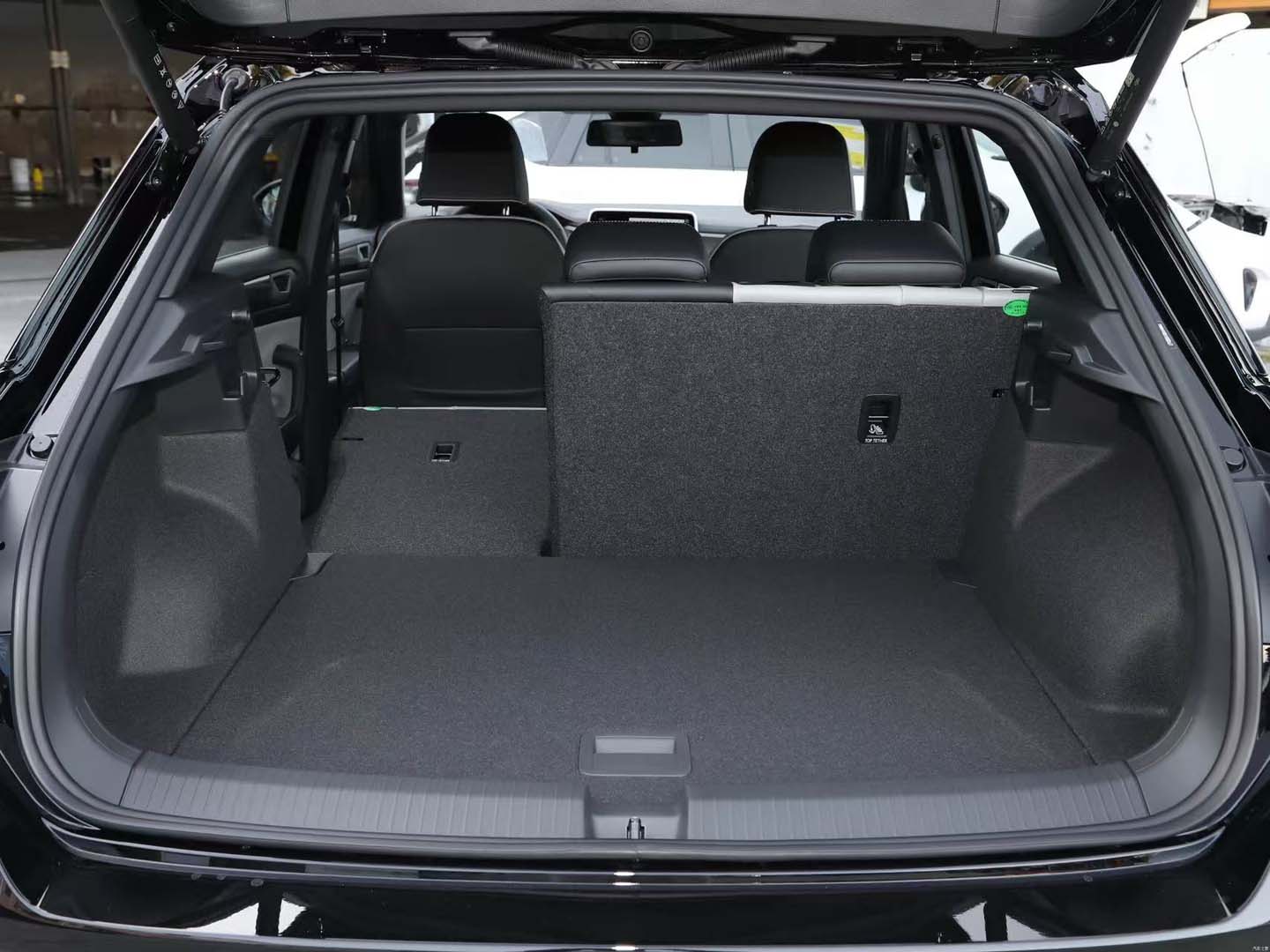 T-ROC 2026Model 300TSI DSG 2Drive Starlight Edition — 13
