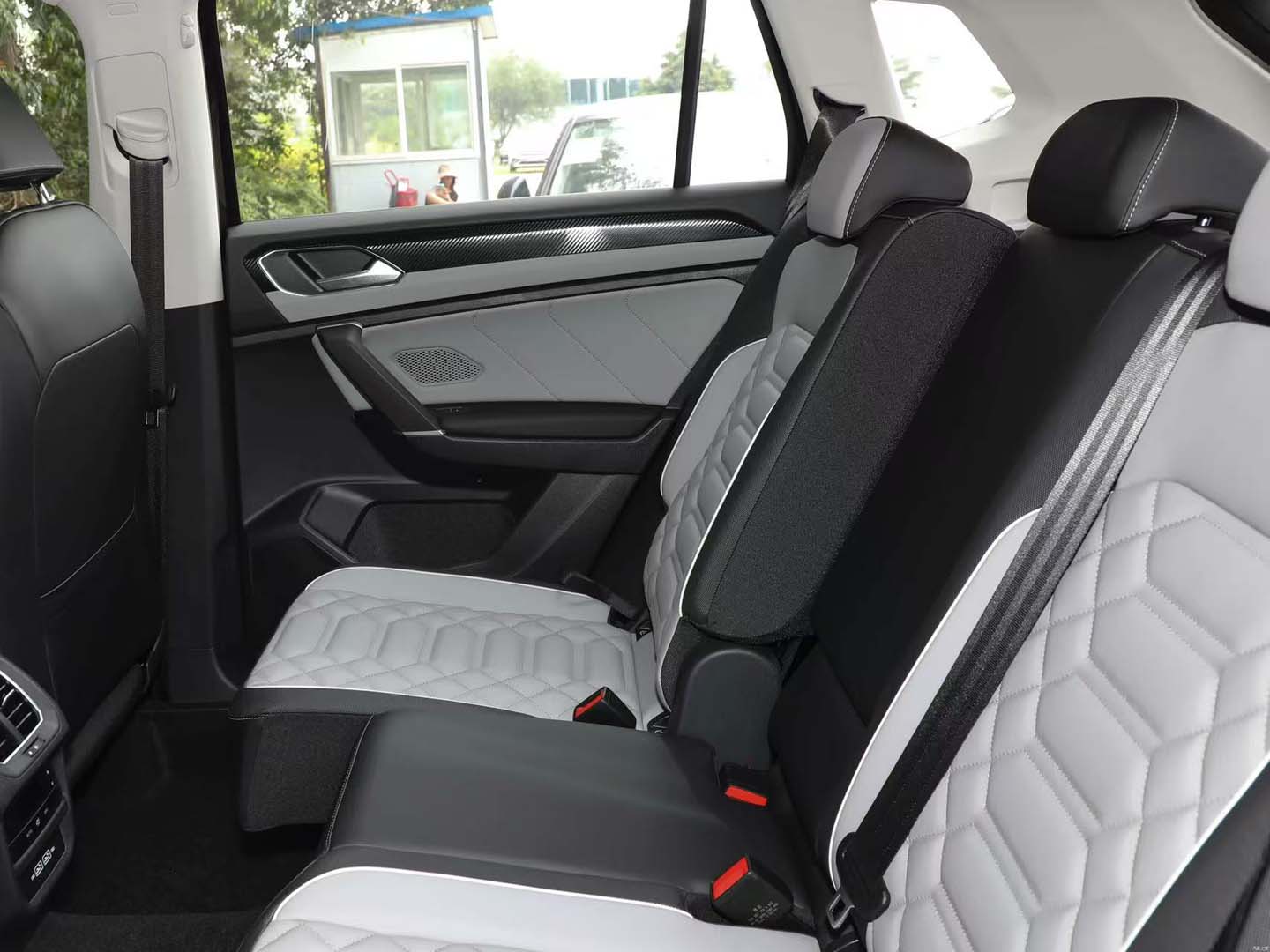 2026 Tayron L 380TSI 4WD Luxury Edition — 11